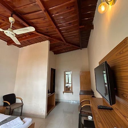 Hotel Maya Regency Bhimtal Exterior photo