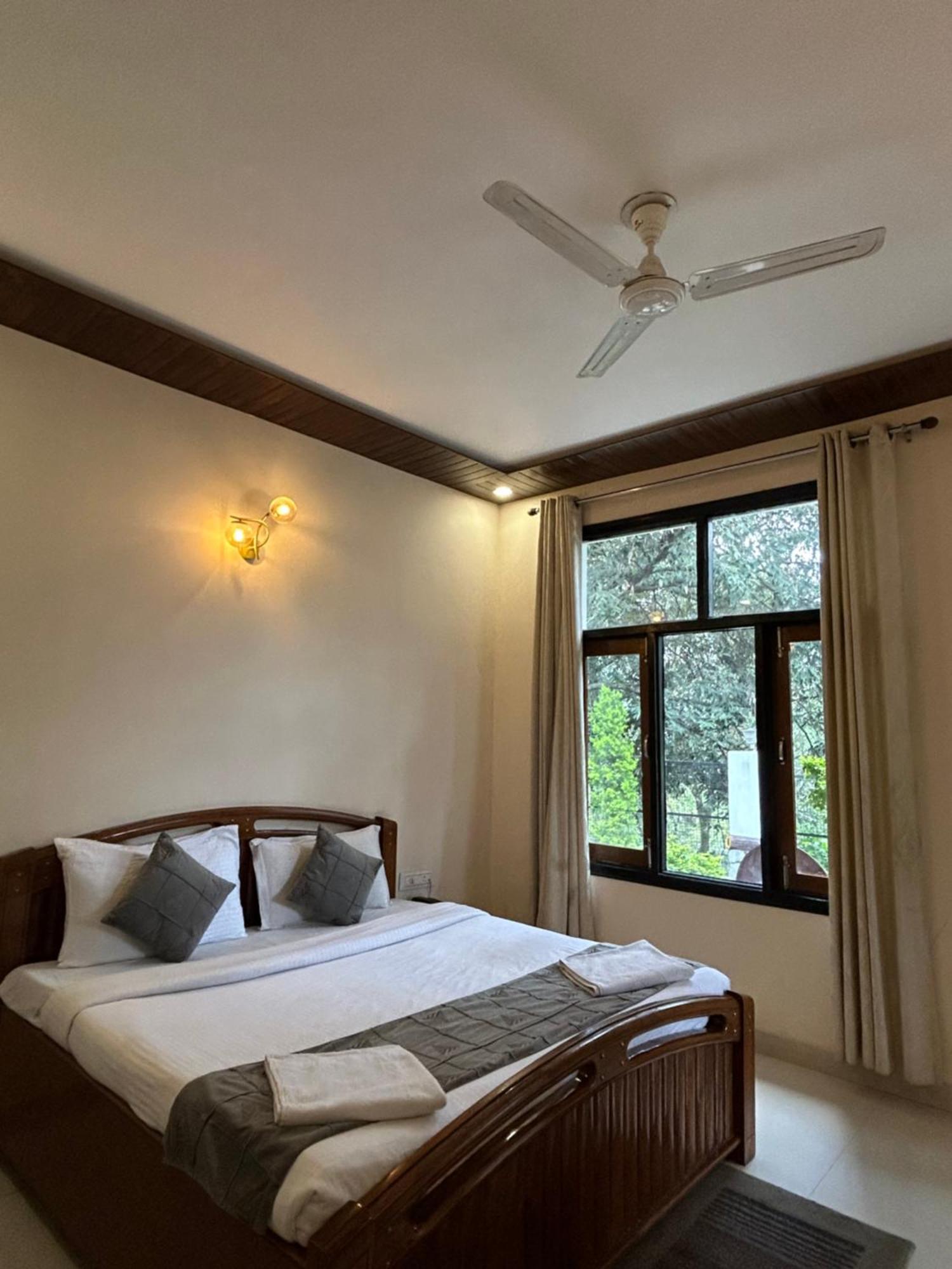 Hotel Maya Regency Bhimtal Exterior photo